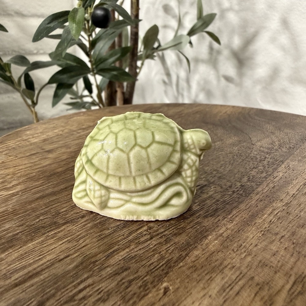 VTG Wade England Whimsies Green Ceramic Sea Turtle Red Rose Tea Figurine Glazed